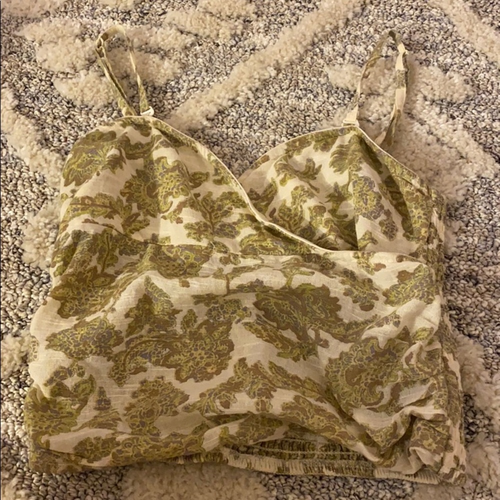 super cute tank top!! goes well with jeans